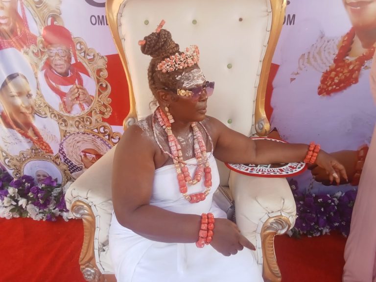 ONOME MONIJE CELEBRATED IN GRAND STYLE, CONFERRED WITH OMOESIRI R’UVWIE BY OVIE OF UVWIE